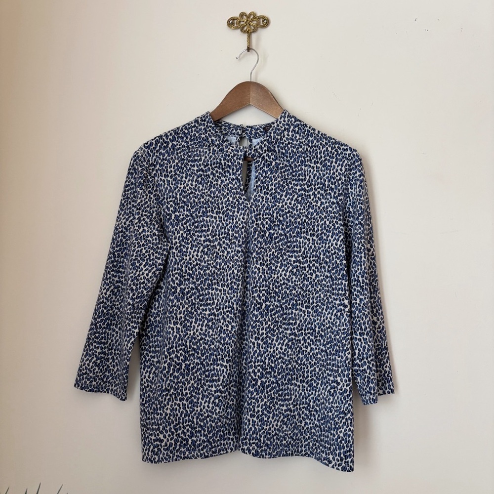 J McLaughlin Blue Leopard Print Maybelle Keyhole Top Large Preppy